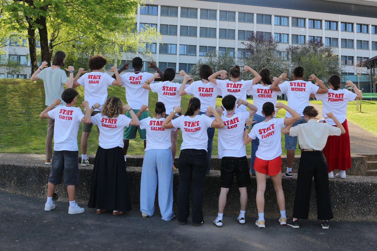 Le 11/04 se sont déroulées les Olympiades d'Auguste au lycée Renoir de #Limoges.
Organisée par la MDL, le CVL et les terminales option sport, cette journée a réuni plus de 1000 lycéens autour de 3 temps forts :
🔹 Ateliers associatifs
🔹 Défis intellectuels
🔹 Activités sportives