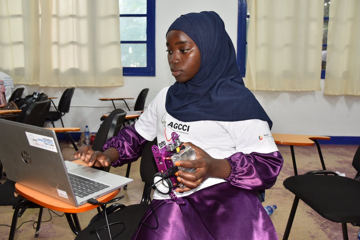 onumulheresmz's tweet image. The participants of #AGCCI in Pemba have already dived into practical classes on technology, programming, and robotics! 🤖💻They&apos;re gaining new skills and proving that #GirlsAlsoLead in the field of ICT! 🚀✨
@AGCCIAfrica_1 
#GirlsCanCode #STEMforAll