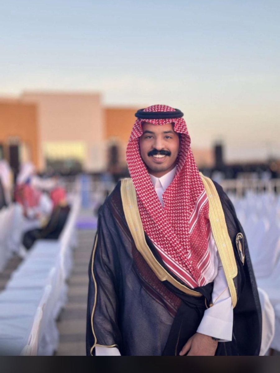 نهنئ ونبارك  لـ : عبدالله بن الحميدي بن عبدالله #السليمي #الحربي
بمناسبة تخرجه من جامعة حائل 
تخصص لغة عربية 

نسأل الله له دوام التوفيق والسداد