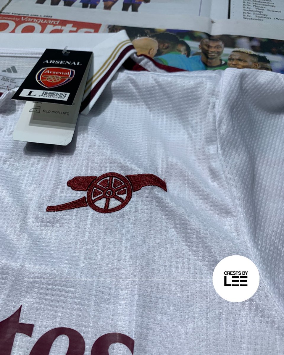 crestsbylee's tweet image. Authentic Arsenal Polo Jersey: 14K
Delivery All Over Lagos: 3K
Delivery Outside Lagos: Depends on Location 
Customization: 3.5K
#seethedetailscbl #footballjerseys #retrojerseys #jerseys