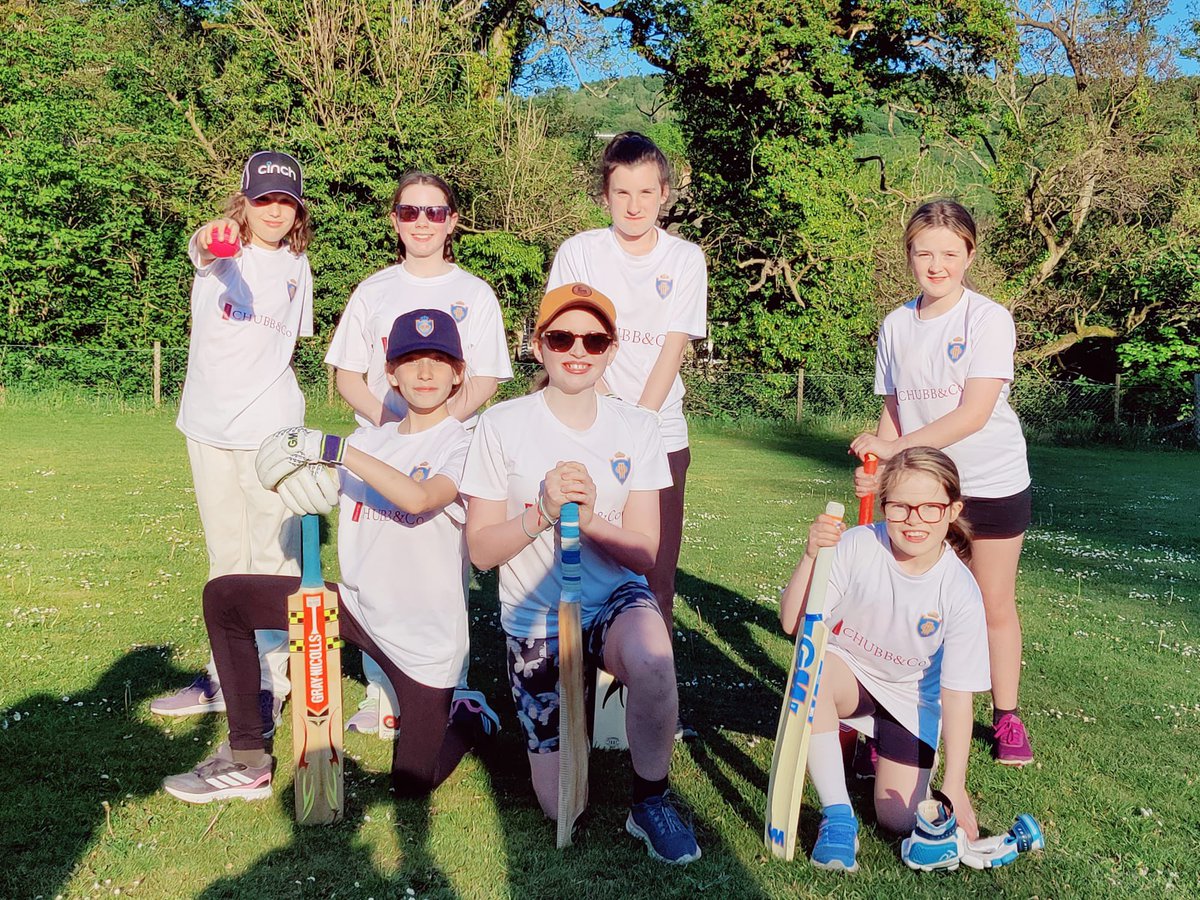 CLUB FIRST!

The club’s first ever girls team! 

So far they have played 2 matches this season. Last night they won by over 100 run! 

Fantastic performance with much improved batting and only 1 wicket lost and then going on to take 13 wickets!

Congratulations!! 👏👏👏

#MCMCC