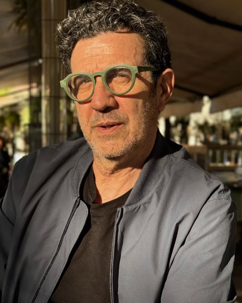 Detras de las tinieblas busco la luz
#glasses#felixgranado#spanishactor#actor#actorespañol