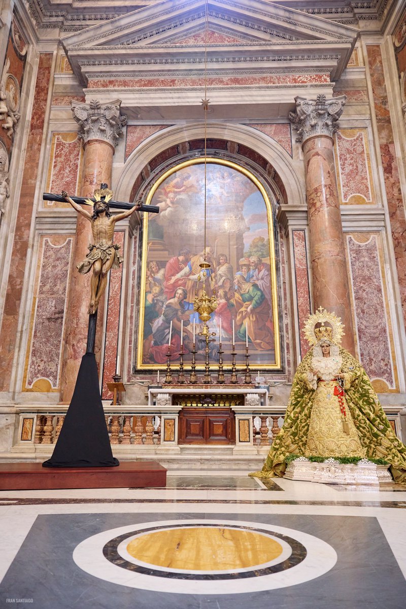 La estampa en San Pedro.

#ProcesionRoma25