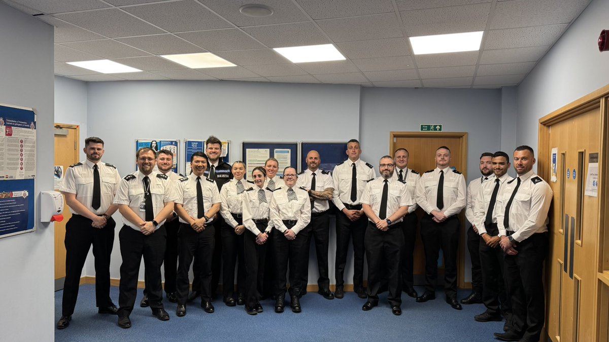 We held our quarterly <a href="/swpolice/">South Wales Police</a> #Cardiff and #TheVale Special Constabulary team meeting yesterday evening 👥

An opportunity to recognise good work, discuss operational priorities in the next quarter and problem-solve together as a team ✅

A great bunch of committed volunteers👏