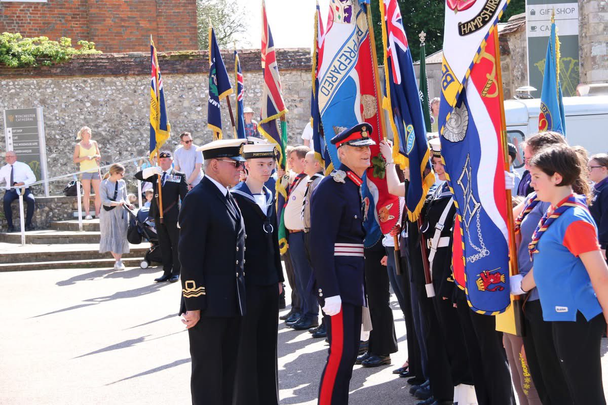 Lt Cdr (VCC) Regional Officer (South) (@vccsouthregion) on Twitter photo I recently had the honour of commanding the Guard of Honour and Standard Bearers at the VE80 Service at Winchester Cathedral.
They were made up of Hampshire’s Youth Groups.
We were privileged to be inspected by the Lord Lt of Hampshire. <a href="/VCCcadets/">Volunteer Cadet Corps</a> <a href="/rncadetforces/">Royal Navy Cadet Forces</a> I recently had the honour of commanding the Guard of Honour and Standard Bearers at the VE80 Service at Winchester Cathedral.
They were made up of Hampshire’s Youth Groups.
We were privileged to be inspected by the Lord Lt of Hampshire. <a href="/VCCcadets/">Volunteer Cadet Corps</a> <a href="/rncadetforces/">Royal Navy Cadet Forces</a>