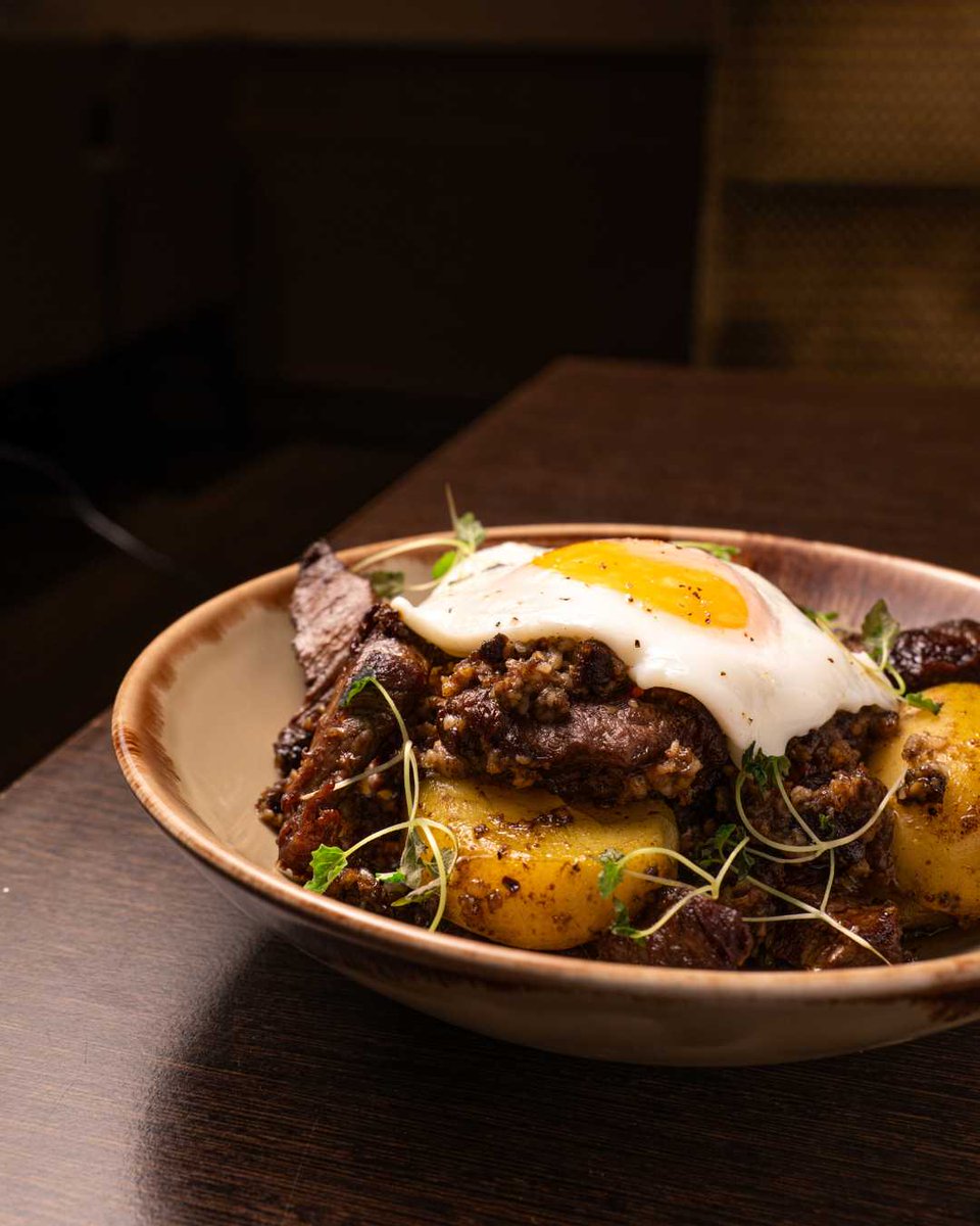 How does brunch sound this week? 🍳

Try our Steak &amp; Egg Hash! Flat iron steak, haggis, new potatoes, and a fried egg - the perfect combination. 

#northberwick #netherabbeyhotel #scottishfoodie #scotland #foodie #breakfast #brunch