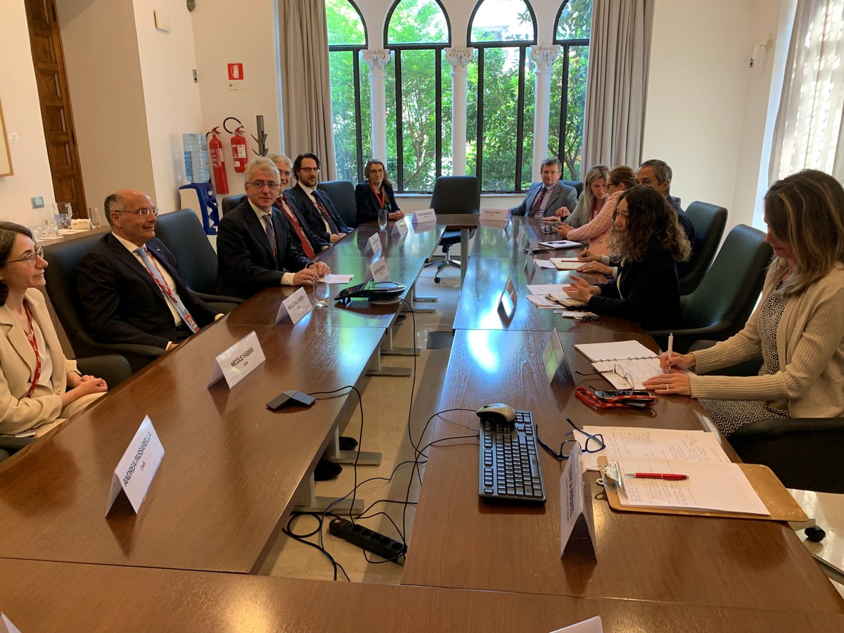 Ambasciata Canada (@canadainitalia) on Twitter photo Nel corso di un recente incontro dell'Ambasciatrice <a href="/Elissa_Golberg/">Elissa CAN</a> con <a href="/INFN_/">INFN</a> <a href="/CNRsocial_/">CNR Consiglio Nazionale delle Ricerche</a> <a href="/ENEAOfficial/">ENEA</a> sono stati delineati i follow-up 🇨🇦🇮🇹 della visita scientifica degli enti in Canada. Sviluppo di #quantumtechnologies, #supercalcolo, #AI tra i temi di reciproco interesse. Nel corso di un recente incontro dell'Ambasciatrice <a href="/Elissa_Golberg/">Elissa CAN</a> con <a href="/INFN_/">INFN</a> <a href="/CNRsocial_/">CNR Consiglio Nazionale delle Ricerche</a> <a href="/ENEAOfficial/">ENEA</a> sono stati delineati i follow-up 🇨🇦🇮🇹 della visita scientifica degli enti in Canada. Sviluppo di #quantumtechnologies, #supercalcolo, #AI tra i temi di reciproco interesse.