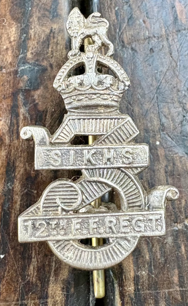 Collector_dan's tweet image. A interesting new badge. The 12th Frontier Force Regt created in 1922, drawing on the Punjab Irregular Force. It comprised of four regular battalions drawn from Sikh regiments, a fifth regular battalion and a 10th (training) battalion. The 3rd had heavy losses in Africa in ww2.