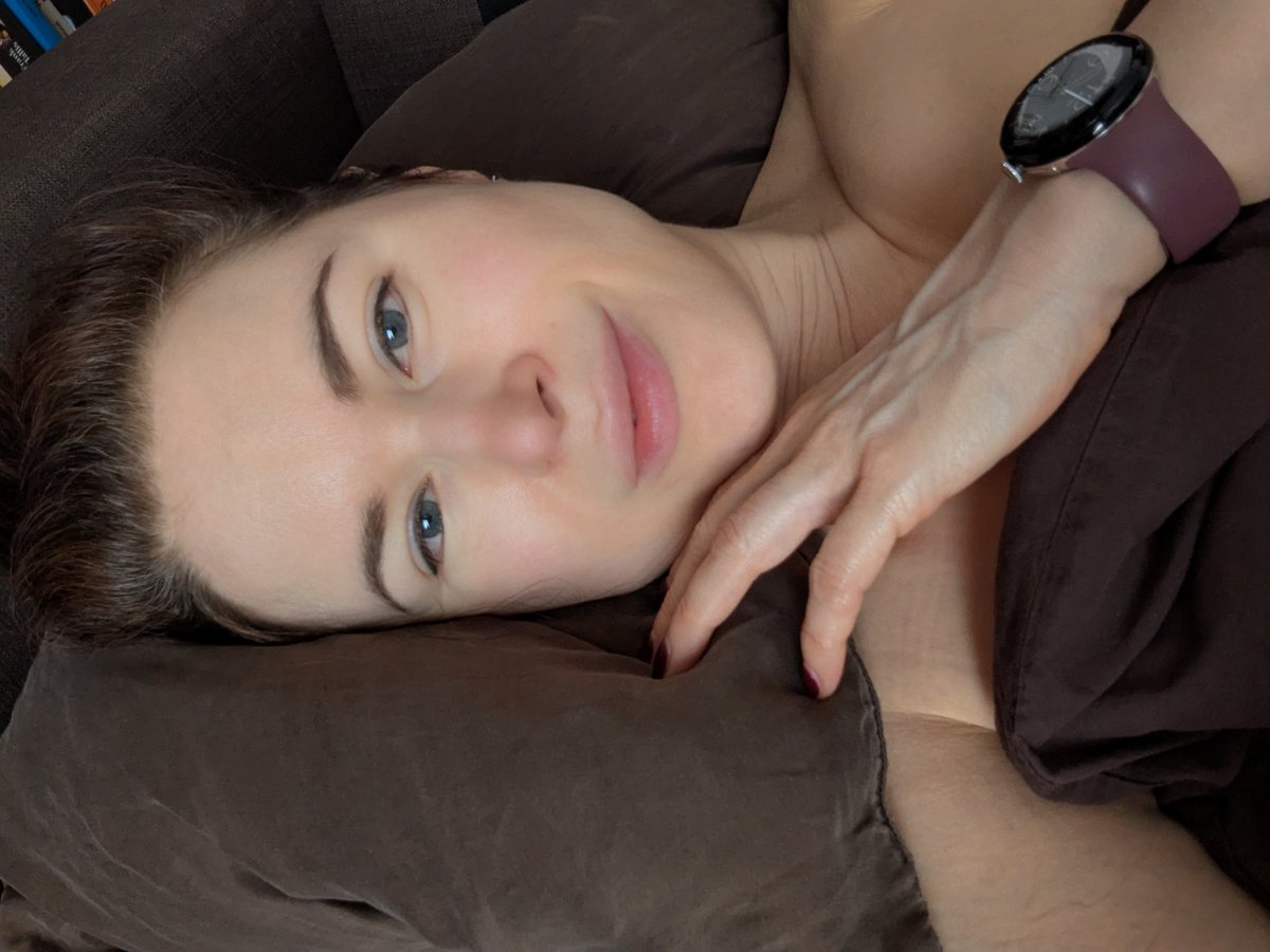 Guten Morgen ... 🥱

Von einem luziden Traum zu träumen, ohne wirklich luzide zu sein, ist schon extra verwirrend. 😉

Wer von euch hatte schon mal einen Klartraum - und wie war's?