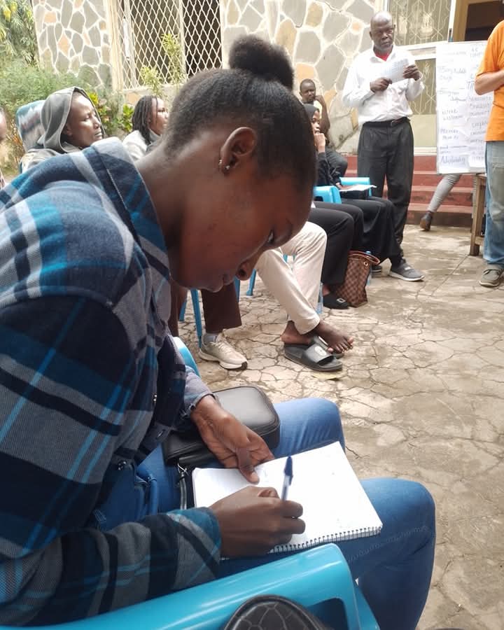 Helpabroda initiative tweet media