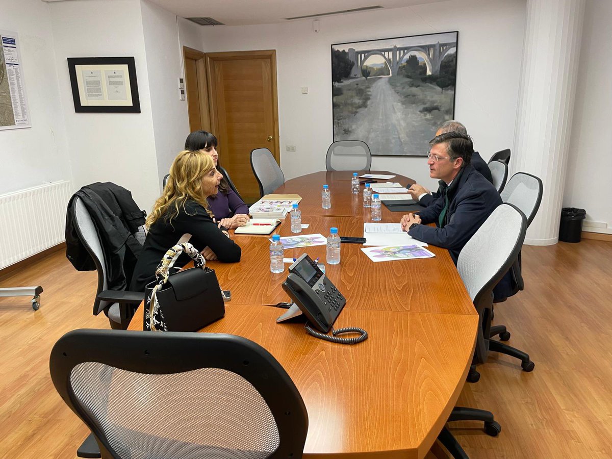 Reunido con <a href="/AlejandraBotto/">Alejandra Botto</a> embajadora de <a href="/PerrotonEspana/">Perrotón España</a>

Ayudando desde <a href="/JMDFuencarral/">JMD Fuencarral</a> a la celebración de XIV Carrera por Adopción y Tenencia Animales de Compañía. 

Ya en marcha Madrid 2025 Nicka Run!!!