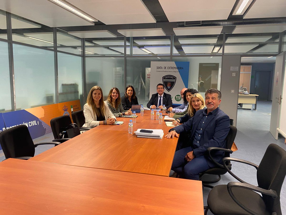 ASEMPOL re reúne con el Secretario de Interior, Emergencia y Protección Civi, Fernando Manzano, y con la Aspex, seguimos trabajando y consiguiendo objetivos….