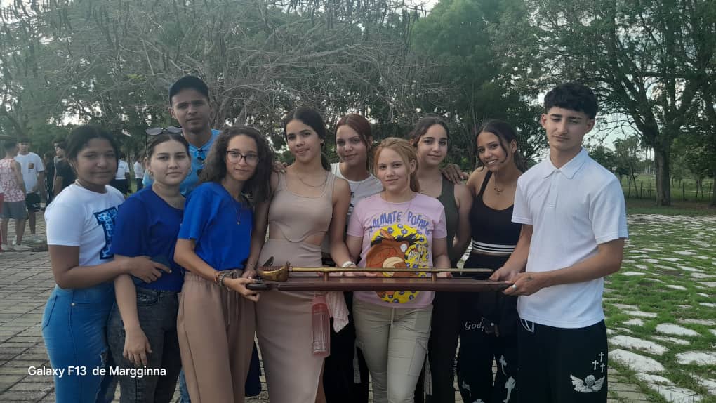 #PorCubaJuntosCreamos. ESTUDIANTES y Militantes #Ujcuba #GeneralisimoIPVCE participan en el Encuentro #RutaDeAgramonte. #TenemosMemoria #SomosCuba #CubaMined #MejorEsPosible #CamagueyDPE #CamagueyRindeCuentas <a href="/SuarezCLoreley/">Loreley Suárez Capdevila</a> <a href="/JorgeSutil2/">Jorge Sutil S</a>  <a href="/SuselyMorfaG/">Susely Morfa González</a>
