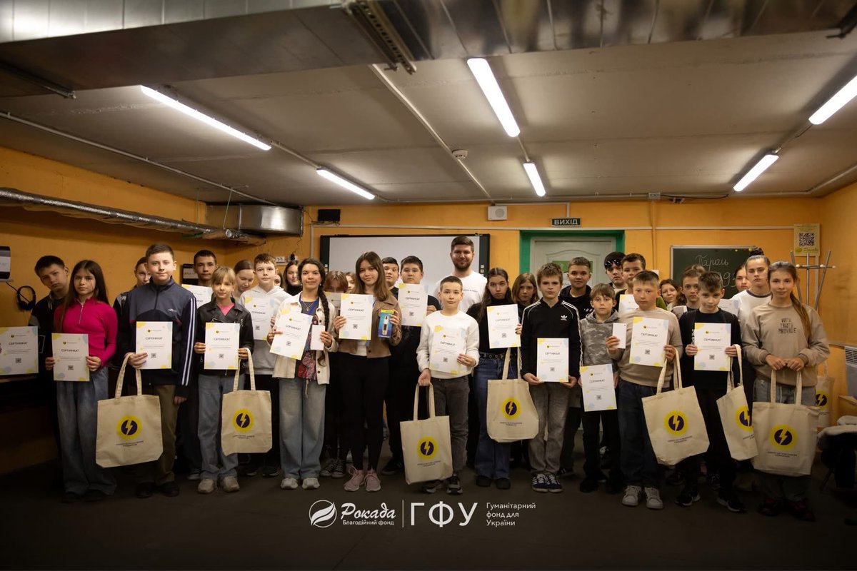 ROKADA, CHARITABLE FOUNDATION (@rokada_cf) on Twitter photo With support from #UkraineHumanitarianFund, <a href="/ROKADA_CF/">ROKADA, CHARITABLE FOUNDATION</a> created the DLS space in Mykolaivka, Dnipropetrovsk region.🎉
Together with <a href="/energy_act/">Energy Act for Ukraine</a>, kids learned about sustainability & green energy — how to save resources, sort waste & use renewables. A step towards a greener future! With support from #UkraineHumanitarianFund, <a href="/ROKADA_CF/">ROKADA, CHARITABLE FOUNDATION</a> created the DLS space in Mykolaivka, Dnipropetrovsk region.🎉
Together with <a href="/energy_act/">Energy Act for Ukraine</a>, kids learned about sustainability & green energy — how to save resources, sort waste & use renewables. A step towards a greener future!