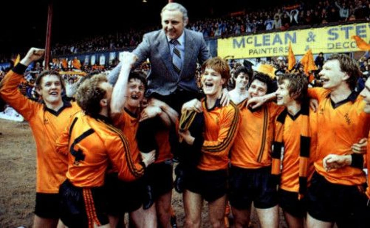 ArabsStuart's tweet photo. 14th May 1983 #flytheflag #WeeJimTangerineArmy https://t.co/7ijRAxsKC8