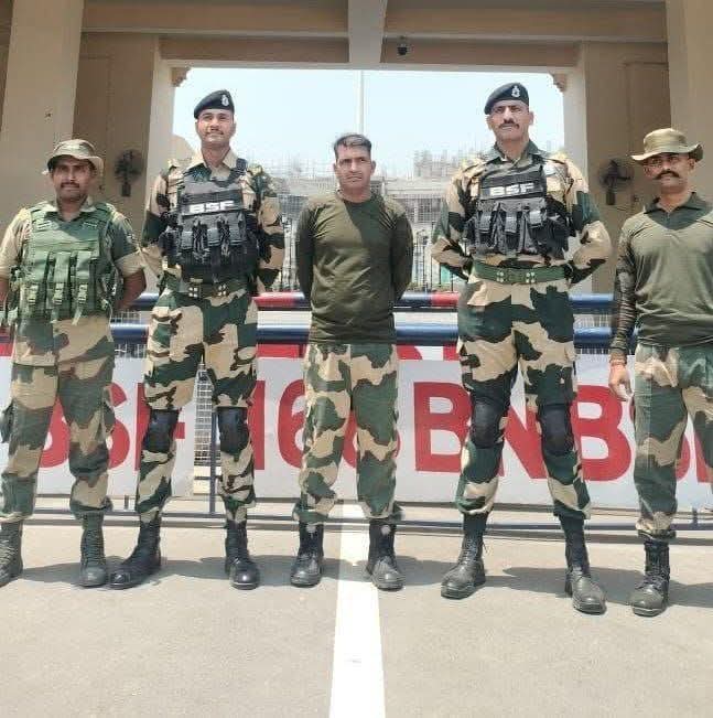 अभिनंदन वापस लाया गया, और अब BSF जवान दुश्मन से वापस लाया जा चुका है।

और हाँ कतर वाले नेवी ऑफिसर्स को मत भूल जाना जिन्हें फाँसी मिलने के बाद भी भारत वापस लाया गया था।

इसीलिए - Keep calm and trust Modi ji