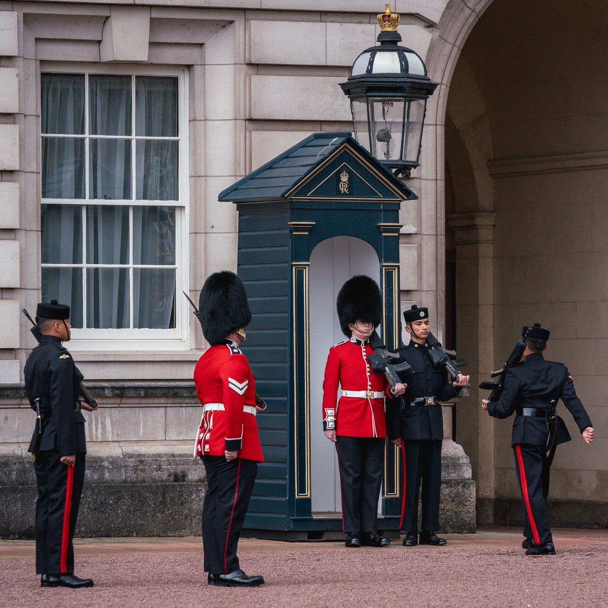 15 Air Assault Support Squadron QOGLR, 13 Air Assault Support Regiment RLC proudly dismounted from the King’s Guard today. This was their third occasion performing the King’s Guard duties.

Over recent weeks, our soldiers have stood proudly on ceremonial duties at Buckingham