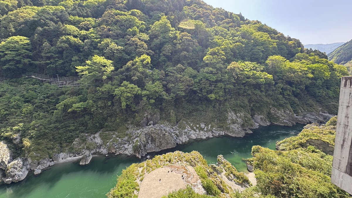 fxdc_hd's tweet photo. 四国一周　6日目前半  大歩危→小便小僧→落合集落→カカシの村
#四国一周　#大歩危  #祖谷の小便小僧　#落合集落 #カカシの村 https://t.co/UmWye2Z1EE
