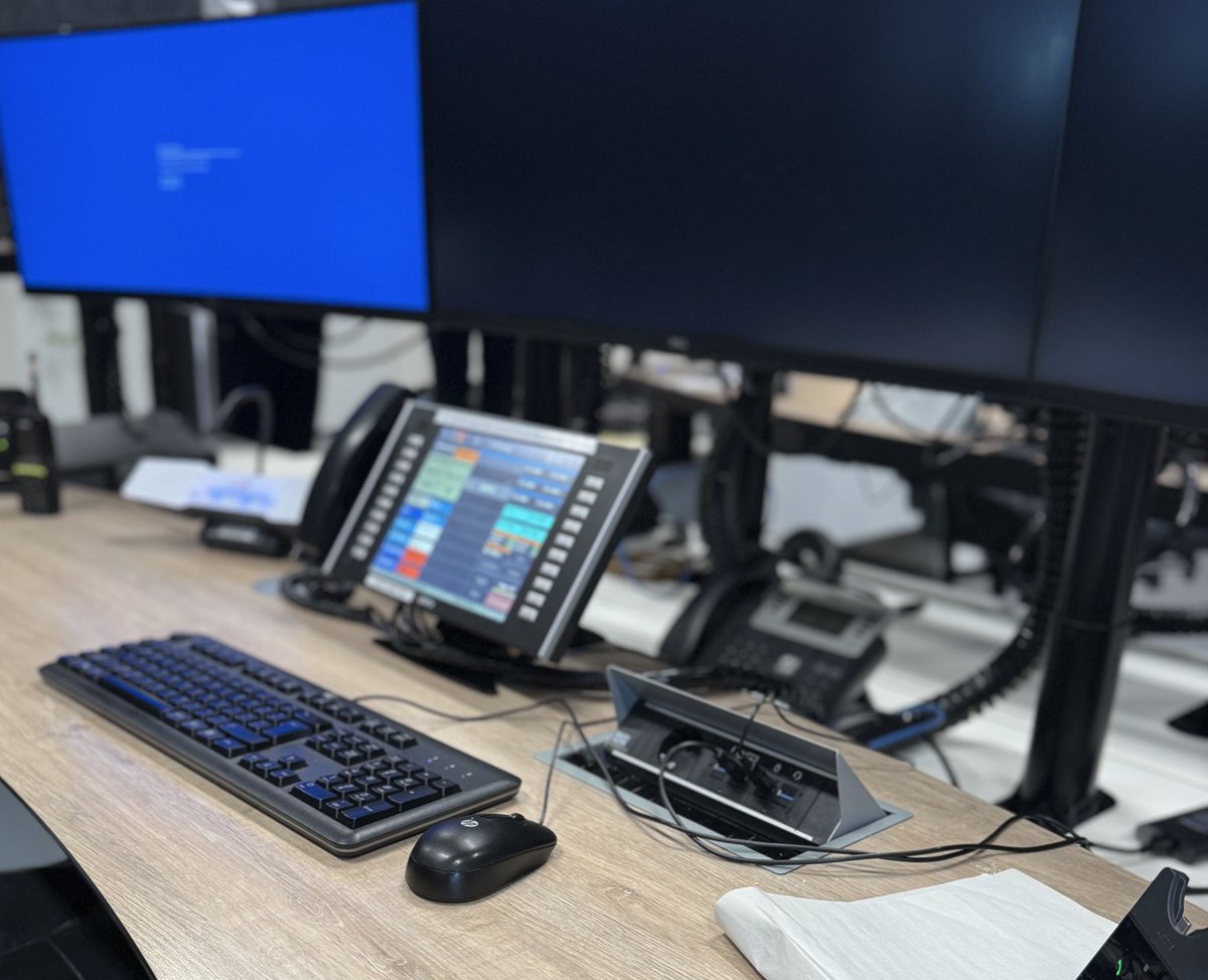 Melder geeft aan dat hij in de file op de A9 #heiloo staat en een veulen naar de paardenkliniek vervoerd die zwaargewond is geraakt.  

Hierop hebben wij twee motorrijders met spoed naar de A9 gestuurd voor de begeleiding van het voertuig. 

Een dankbare klus voor de motorrijders