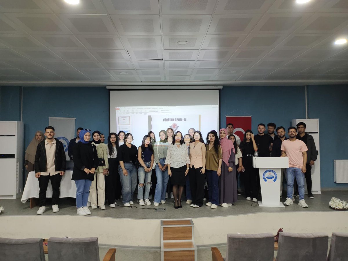 ASUEgitim's tweet image. ASÜ Eğitim Fakültesi Konferans Salonunda, Kalite Komisyonunda görevli Dekan Yardımcısı Belma TÜRKER BİBER’in de katılımıyla, Eğitim Fakültesi Öğrenci Temsilcisi Sudenaz BÜLBÜL tarafından gerçekleştirilen Kalite Öğrenci Temsilci Kurul Toplantısı gerçekleştirilmiştir.