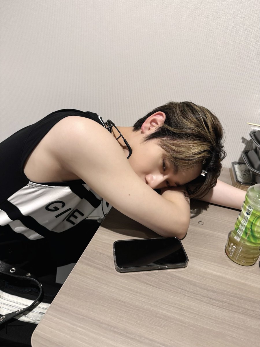 by_EPEX's tweet photo. 금동금동금동씨~~ 생일 축하드립니다~🎂 벌써 형 생일이 왔네 시간 진짜 빠르다 그치? 어제 오늘 제니스랑 더 행복한 같아서 부러워 아주 ~~😆 항상 고맙고 앞으로도 잘부탁할게ㅔ 정복즈 ㅋㅋㅋㅋ 생일축하해~🥳

#EPEX #이펙스 #BAEKSEUNG #백승
#금자님생일축하해요
#514withKEUMissonice https://t.co/rU46A8HE2I