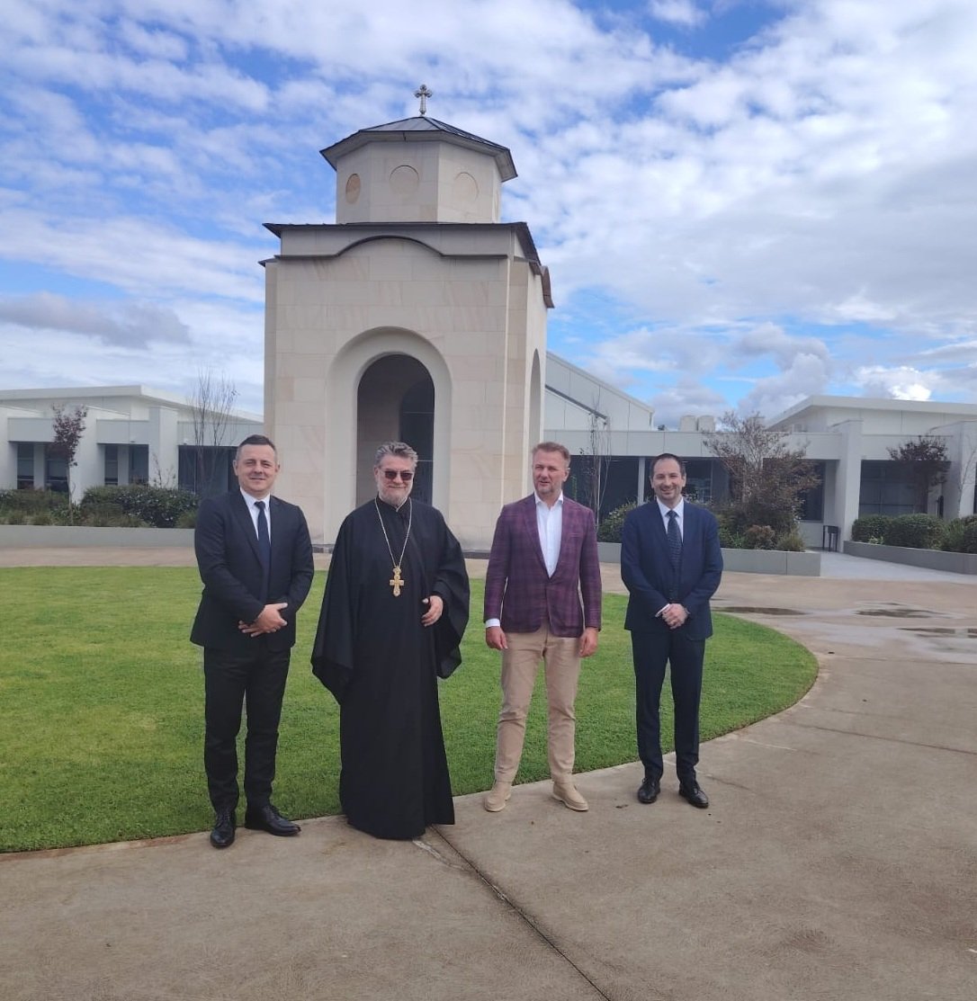 SRBinAustralia's tweet image. Ambassador @SRBinAustralia Rade Stefanovic joined yesterday club president of @PartizanBC Ostoja Mijailovic @Ostoja1945 and visited St Sava College in Varroville (Sydney), an independent Orthodox day school for girls and boys, which respects 🇷🇸 tradition, encourages progressive…
