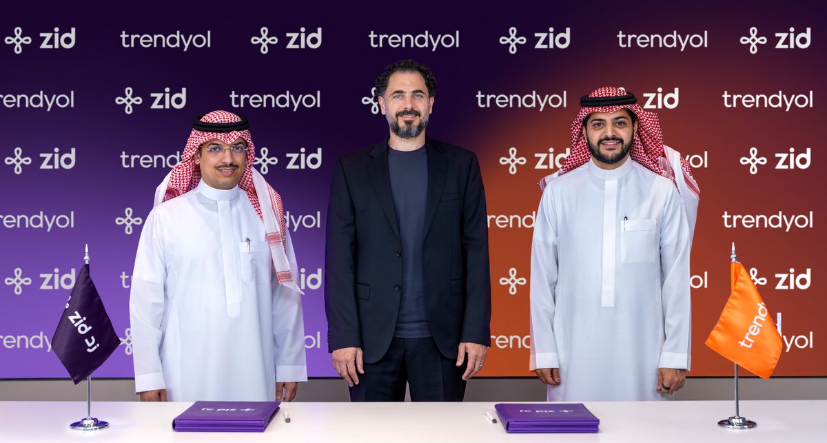 zidappcom's tweet image. 🚨📣 اليوم زد تفتح لتجّارها السوق الأسرع نموًا في المنطقة!

نعلن عن توقيع اتفاقية الربط مع «ترينديول»

يقدر التاجر يربط متجره الإلكتروني بسوق ترينديول ويدير مبيعاته مباشرة من لوحة التحكّم في زد.

هذه الخطوة جزء من التزامنا بتسريع مؤشر سرعة النمو عند التجّار، ودعمهم في التنقّل…