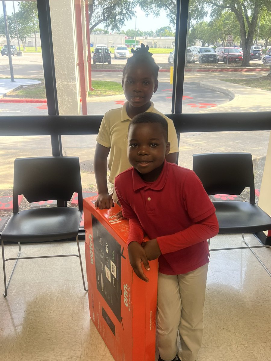 Give it up for our Bring a Buddy giveaway winner — Nmesomachi Ojiawum!

She’s walking away with a brand-new TV &amp; helping make Summer Fest 2025 amazing!
More prizes coming soon…

#AliefSummerFest #JoinTheFest #SummerInTheLief #BringABuddy