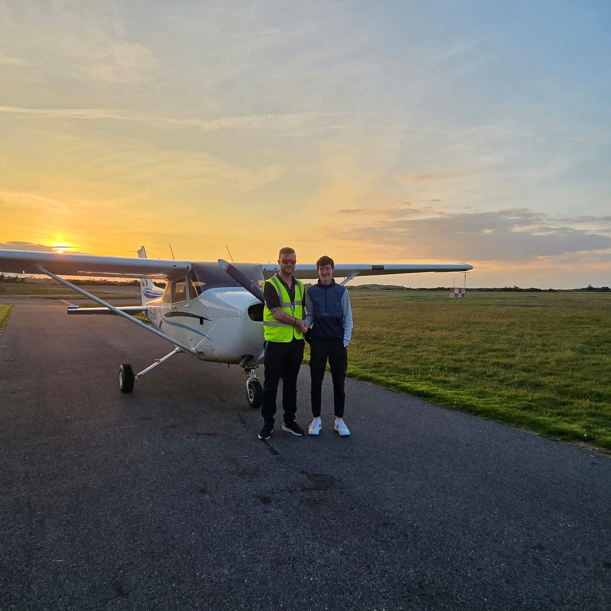 ✈️ First solo flight by Donnchadh Hogan (Fifth Year) - a fantastic achievement for Donnchadh following 30 hours of flight experience with his instructor and his recent tour of Baldonnell with Lieutenant Gavin Doyle. Well done Donnchadh! #GlenstalAbbeySchool