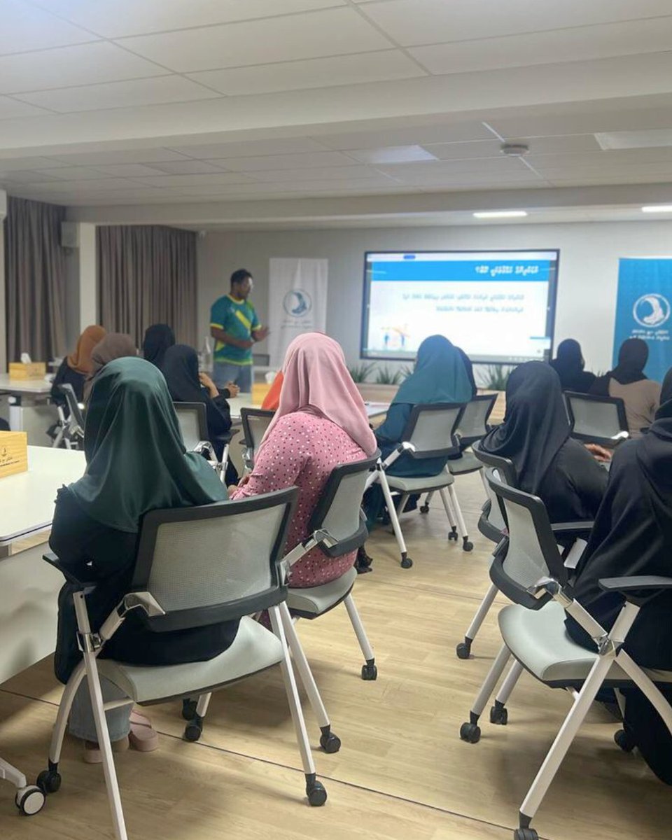 hrcmv's tweet image. Highlights from Child Rights Awareness Session conducted for Parents and Teachers at Hdh. Kulhudhuffushi.

#RightsAwareness #RightsforAll