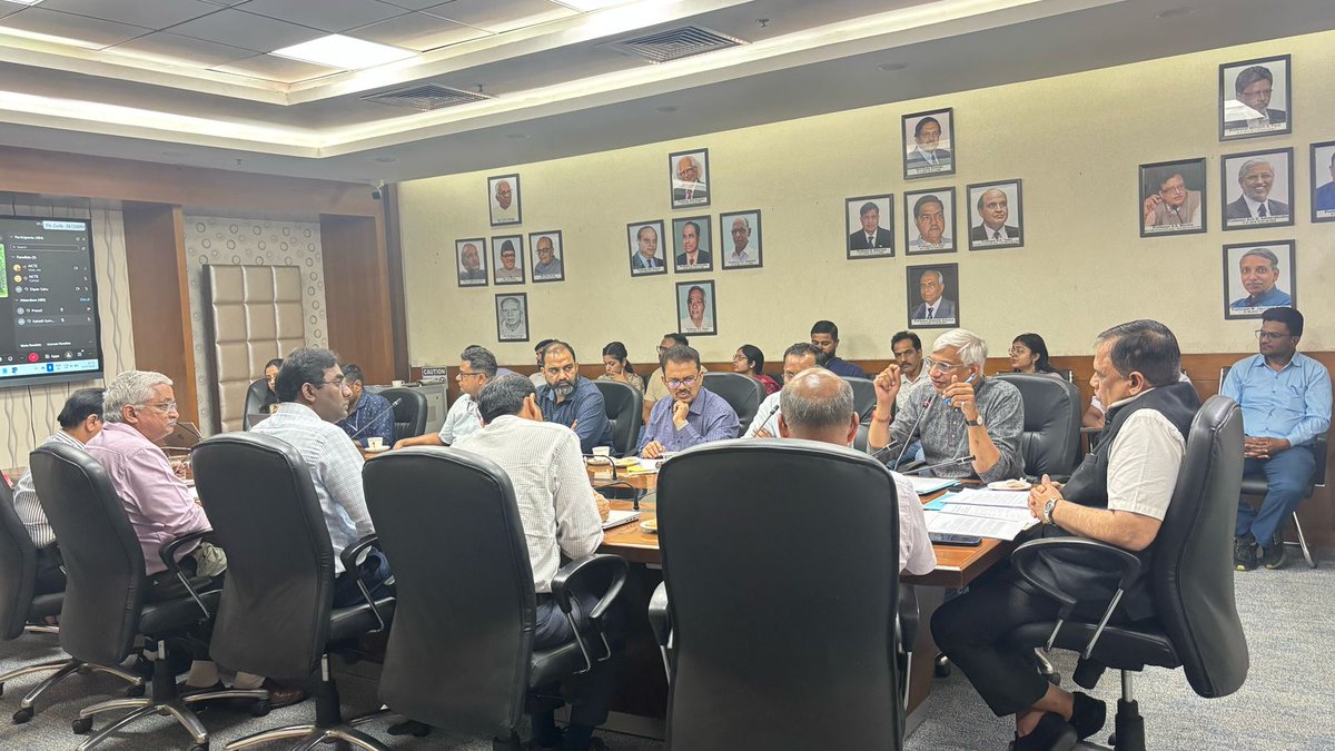 AICTE (@aicte_india) on Twitter photo In a big push for innovation & #AtmanirbharBharat, AICTE launched:
🔹 AICTE Productization Fellowship (APF)
🔹 YUKTI Innovation Challenge 2025
The two initiatives were launched by AICTE Chairman Prof. <a href="/SITHARAMtg/">TG SITHARAM</a> in the presence of Vice Chairman <a href="/abhayjere/">Dr. Abhay Jere</a> and MS <a href="/ms_aicte/">Prof. Rajive Kumar</a>. In a big push for innovation & #AtmanirbharBharat, AICTE launched:
🔹 AICTE Productization Fellowship (APF)
🔹 YUKTI Innovation Challenge 2025
The two initiatives were launched by AICTE Chairman Prof. <a href="/SITHARAMtg/">TG SITHARAM</a> in the presence of Vice Chairman <a href="/abhayjere/">Dr. Abhay Jere</a> and MS <a href="/ms_aicte/">Prof. Rajive Kumar</a>.