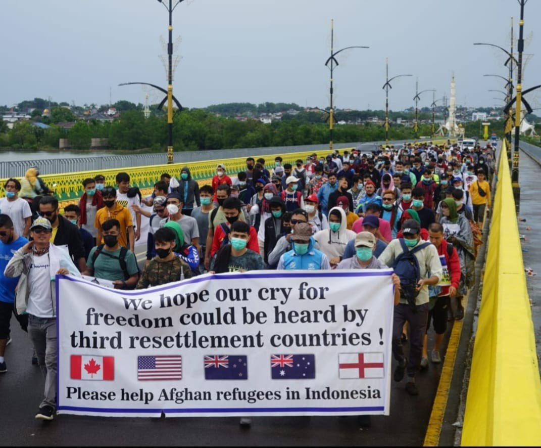 Indonesia is not a final stop. It's a holding place. Refugees need pathways to resettlement now.
#End13YearsInLimbo_Indonesia
