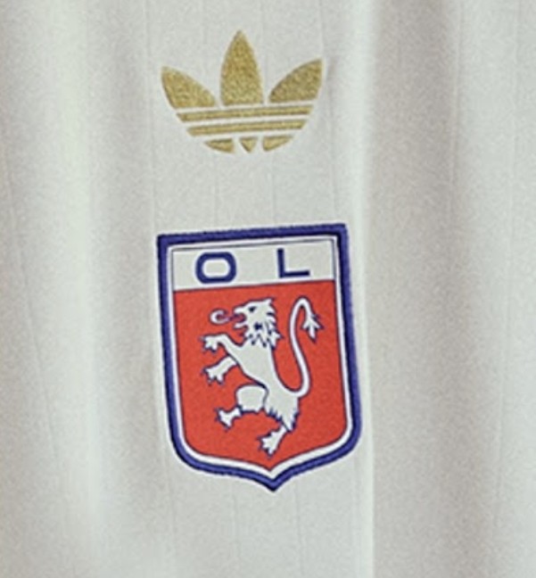 It's like Lyon have designed their 75th anniversary shirt just for me. 

The central crest, the gold trefoil, the collar, the simplicity. Sensational.