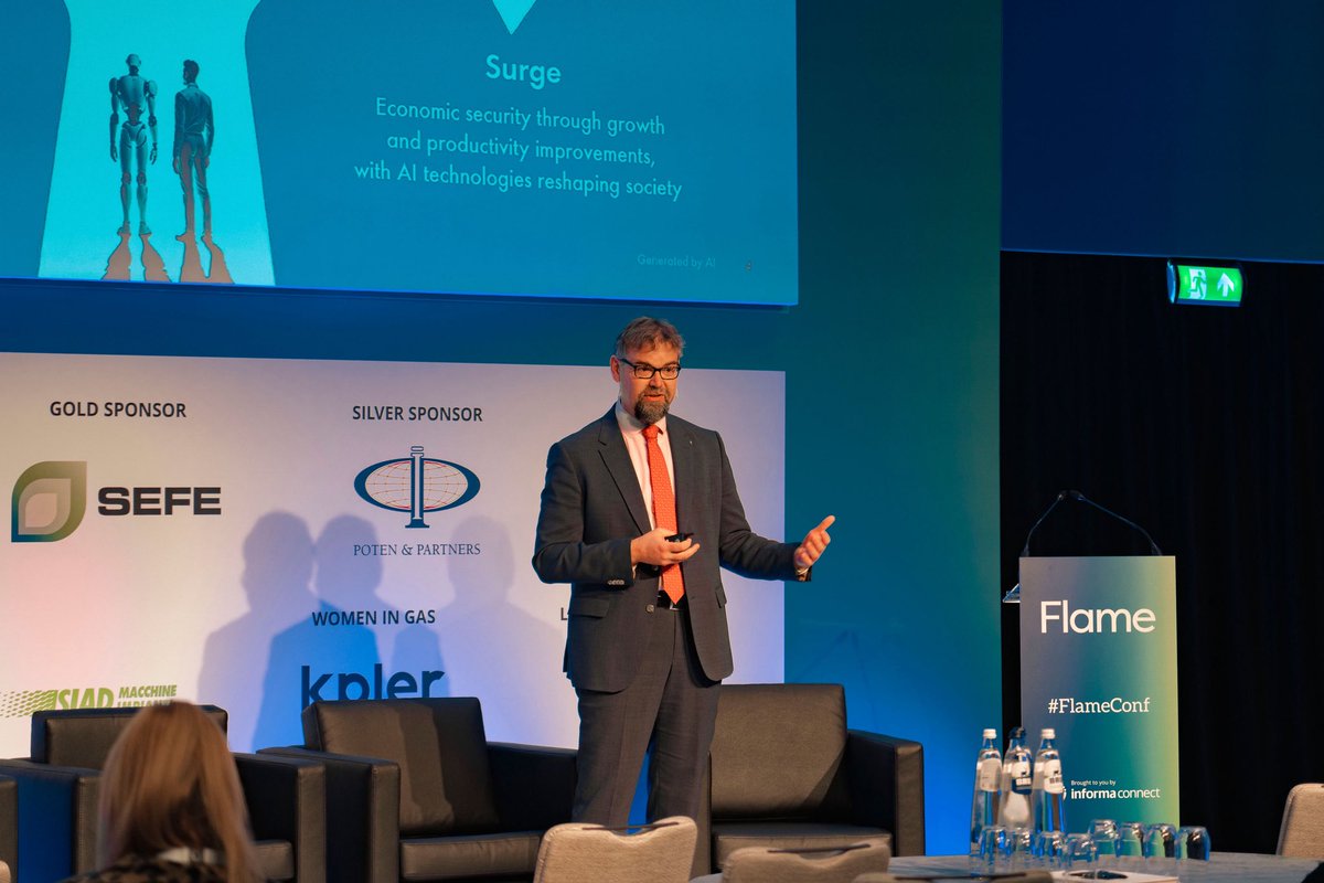 This morning at Flame 2025, Shell’s László Varró called for system-wide decarbonisation strategies that balance energy security, cost, and resilience.

📅 13–15 May | 📍 Hotel Okura, Amsterdam
#Flame2025 #FlameConf