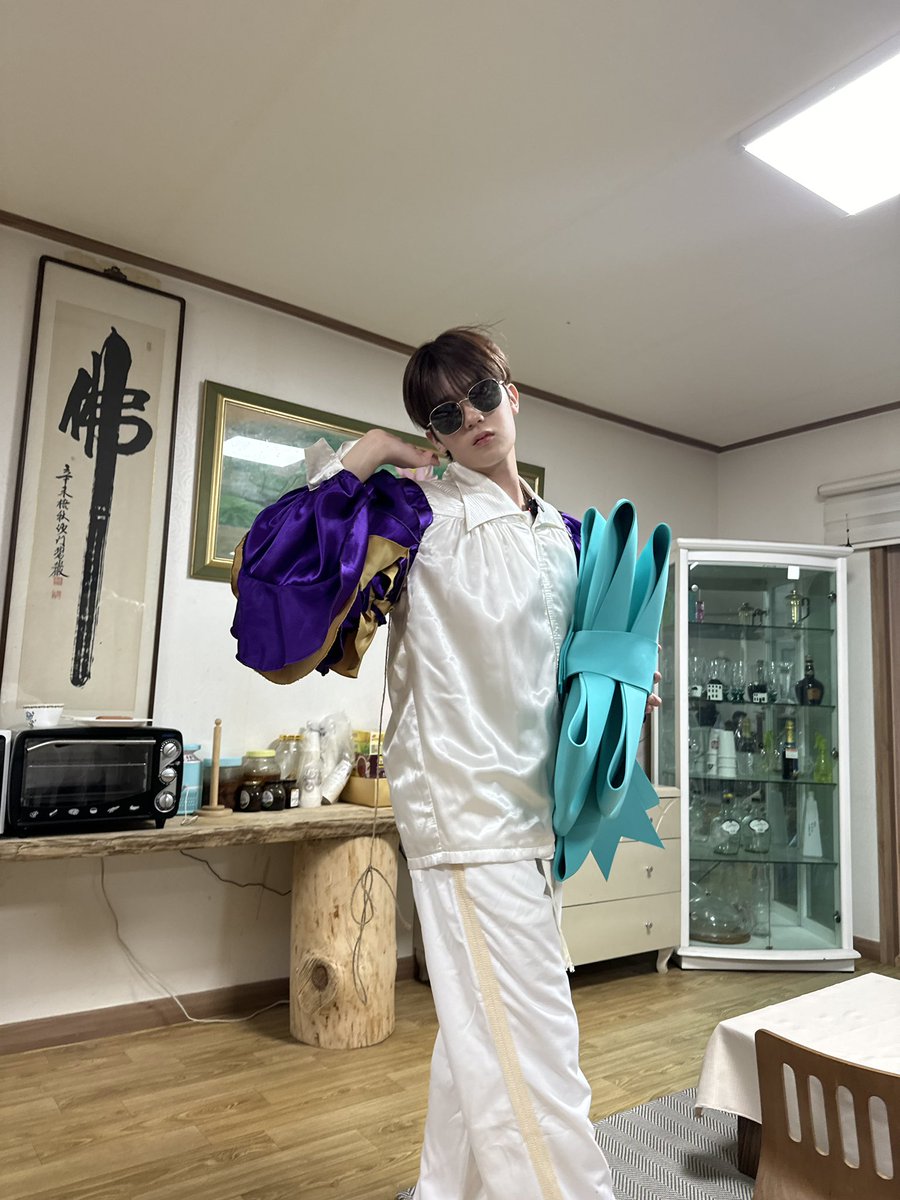 [#OX]

막둥이 생일축하한다
형이 앞으로 더 이쁘게 보살펴줄게

#OMEGA_X #오메가엑스
#혁 #HYUK