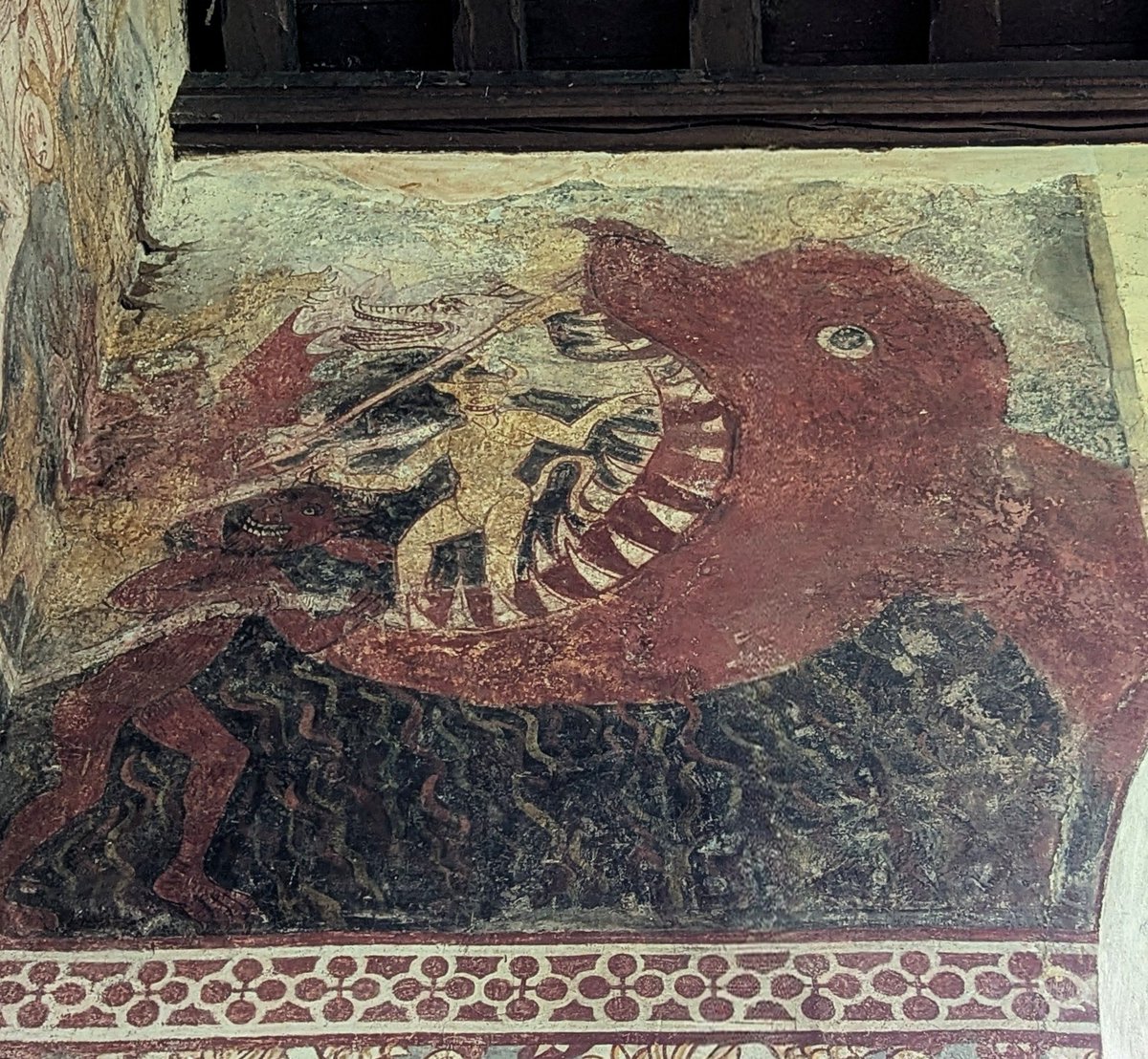 chartres_Fiona's tweet image. A hellmouth  open wide and getting ready for new guests in the 15thC doom at St James the Great, South Leigh.
#WednesdayWallPaintings
