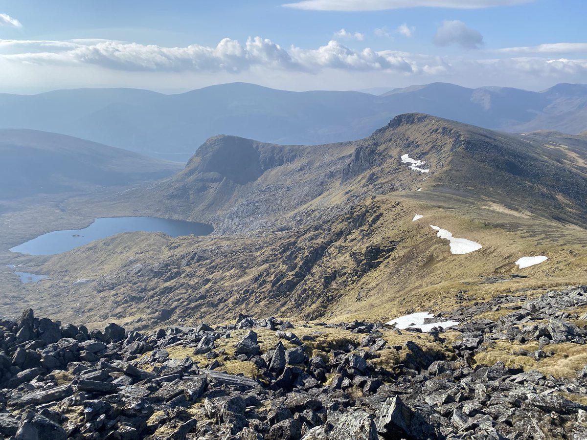 StrachanHazel's tweet image. A 15 hour day on Saturday wandering to traverse the first six #Munros of the Mullardoch round. Cool with a constant wind which were ideal conditions. An overnight #bivvy with a #tarp got me in a good position for the final six Munros. The vistas were incredible!
#Scotland