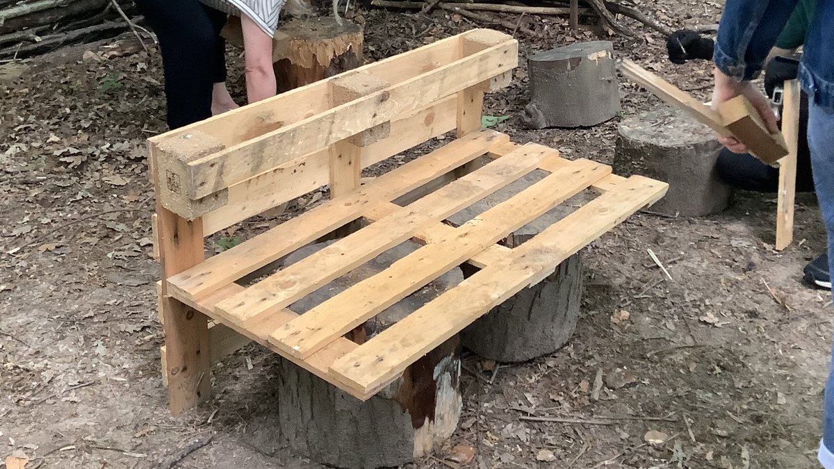 SNaspireap's tweet image. Take a look at this! Two incredibly talented students proudly test out the bench they&apos;ve crafted from pallets. 🛠️ Their creativity and hard work have truly paid off, resulting in a unique and sturdy piece of furniture. 🌳✨ #DIYProject #PalletBench #CreativeStudents…