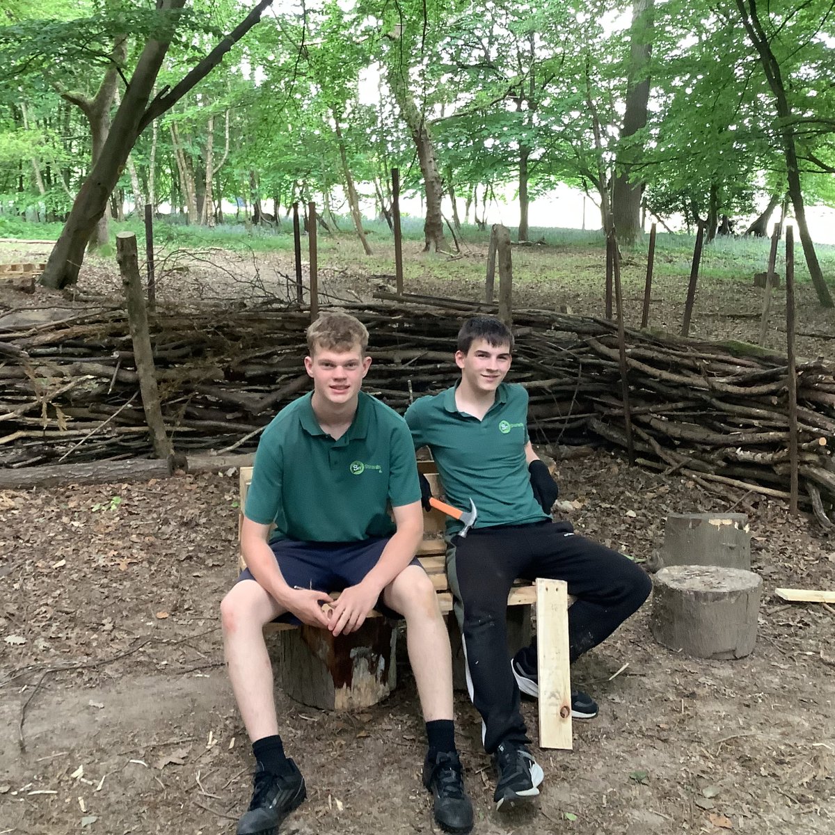 SNaspireap's tweet image. Take a look at this! Two incredibly talented students proudly test out the bench they&apos;ve crafted from pallets. 🛠️ Their creativity and hard work have truly paid off, resulting in a unique and sturdy piece of furniture. 🌳✨ #DIYProject #PalletBench #CreativeStudents…