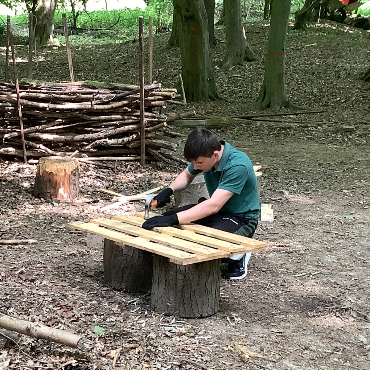 SNaspireap's tweet image. Take a look at this! Two incredibly talented students proudly test out the bench they&apos;ve crafted from pallets. 🛠️ Their creativity and hard work have truly paid off, resulting in a unique and sturdy piece of furniture. 🌳✨ #DIYProject #PalletBench #CreativeStudents…