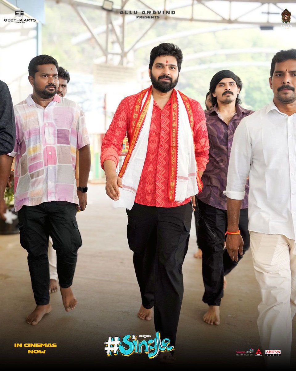 Geetha Arts (@geethaarts) on Twitter photo King of Entertainment <a href="/sreevishnuoffl/">Sree Vishnu</a>, along with the team of #Single, visited the Kanaka Durga Temple in Vijayawada and took blessings💥🔥
#SingleMovie Fun Blast Tour Continues!
Book Your Tickets Now & welcome the team with laughs🤩
🎟 linktr.ee/SingleMovieTic…
<a href="/TheKetikaSharma/">Ketika Sharma</a> King of Entertainment <a href="/sreevishnuoffl/">Sree Vishnu</a>, along with the team of #Single, visited the Kanaka Durga Temple in Vijayawada and took blessings💥🔥
#SingleMovie Fun Blast Tour Continues!
Book Your Tickets Now & welcome the team with laughs🤩
🎟 linktr.ee/SingleMovieTic…
<a href="/TheKetikaSharma/">Ketika Sharma</a>