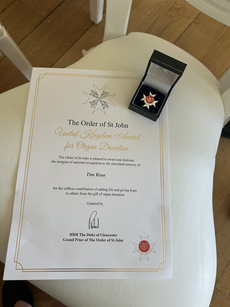 Helen Mott tweet media