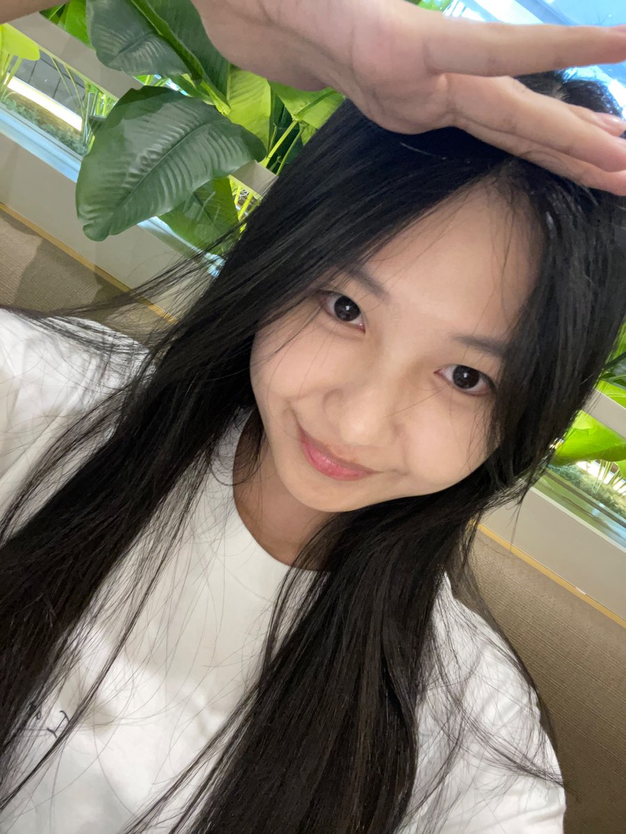 M_MikaelaJKT48 tweet picture