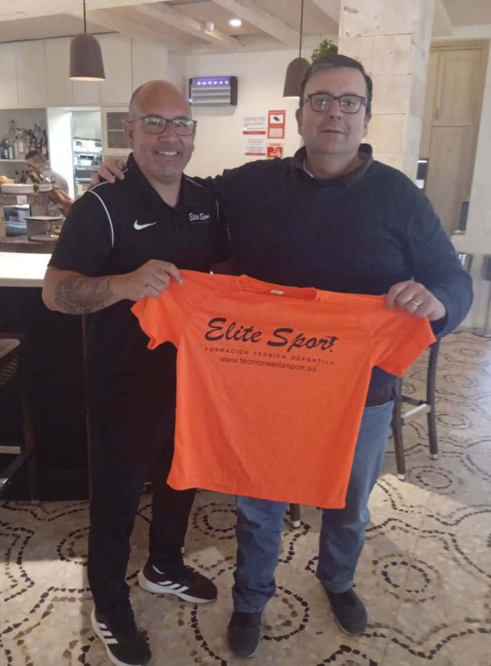 Técnicos Elite Sport (@elitesport_info) on Twitter photo ⚽️ <a href="/RibecoCastalla/">CFS Ribeco Castalla</a> confía en la formación de #EliteSport
La escuela deportiva de fútbol sala, que apuesta por el trabajo y la humildad en sus equipos, continuará su aprendizaje gracias a la experiencia y los conocimientos de sus profesionales
👉🏻 Noticia: lc.cx/amxaRj ⚽️ <a href="/RibecoCastalla/">CFS Ribeco Castalla</a> confía en la formación de #EliteSport
La escuela deportiva de fútbol sala, que apuesta por el trabajo y la humildad en sus equipos, continuará su aprendizaje gracias a la experiencia y los conocimientos de sus profesionales
👉🏻 Noticia: lc.cx/amxaRj