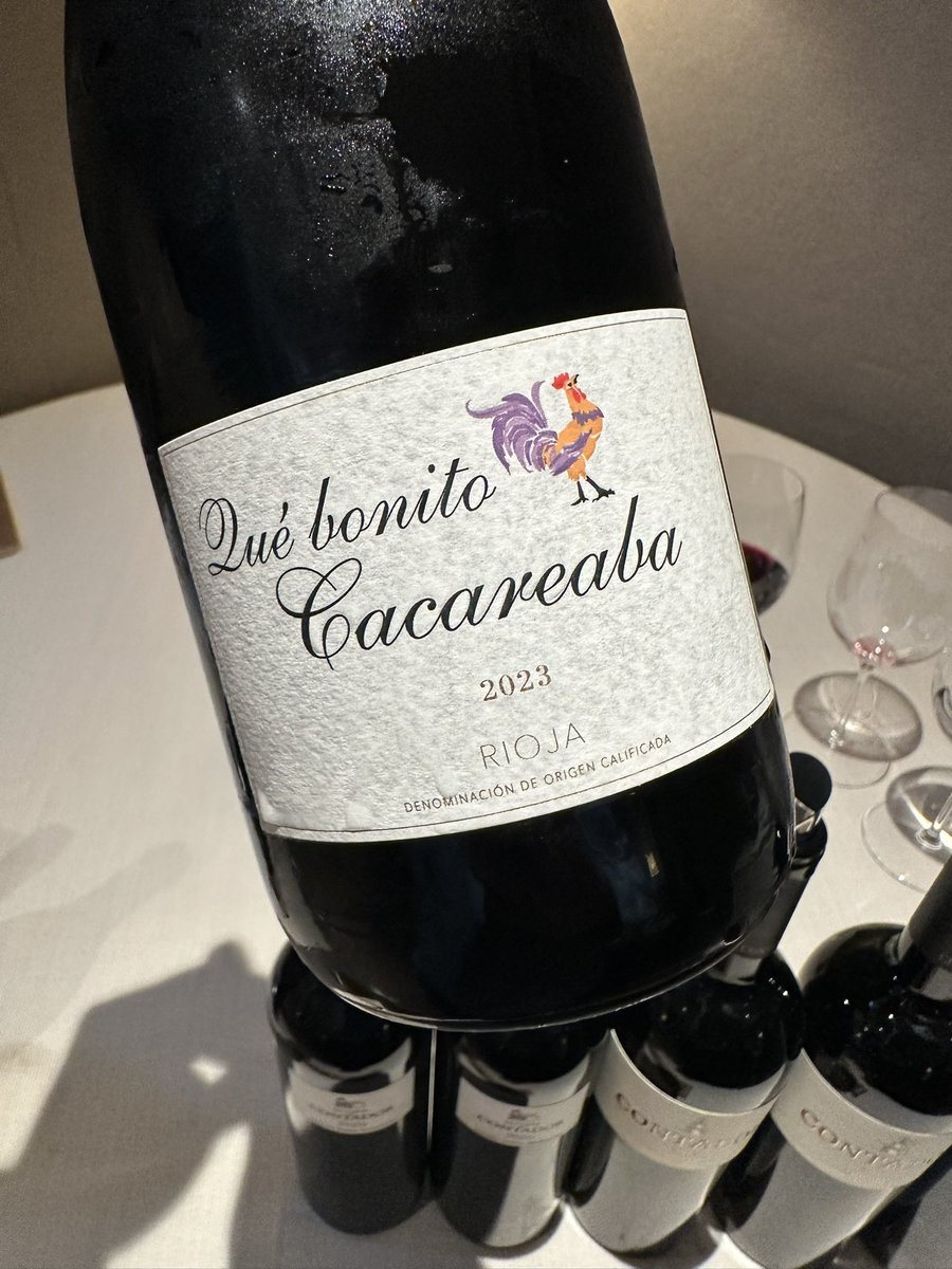 _juanjo82_'s tweet photo. 🏰 Contador
🍷 Qué bonito cacareaba 2023
🗺 #dorioja
🍇 #garnachablanca #viura #malvasia

🎯 Flores blancas, fruta madura con toques cítricos y un suave matiz especiado y ahumado, reflejo de su paso por roble. https://t.co/mqGRFqubDm