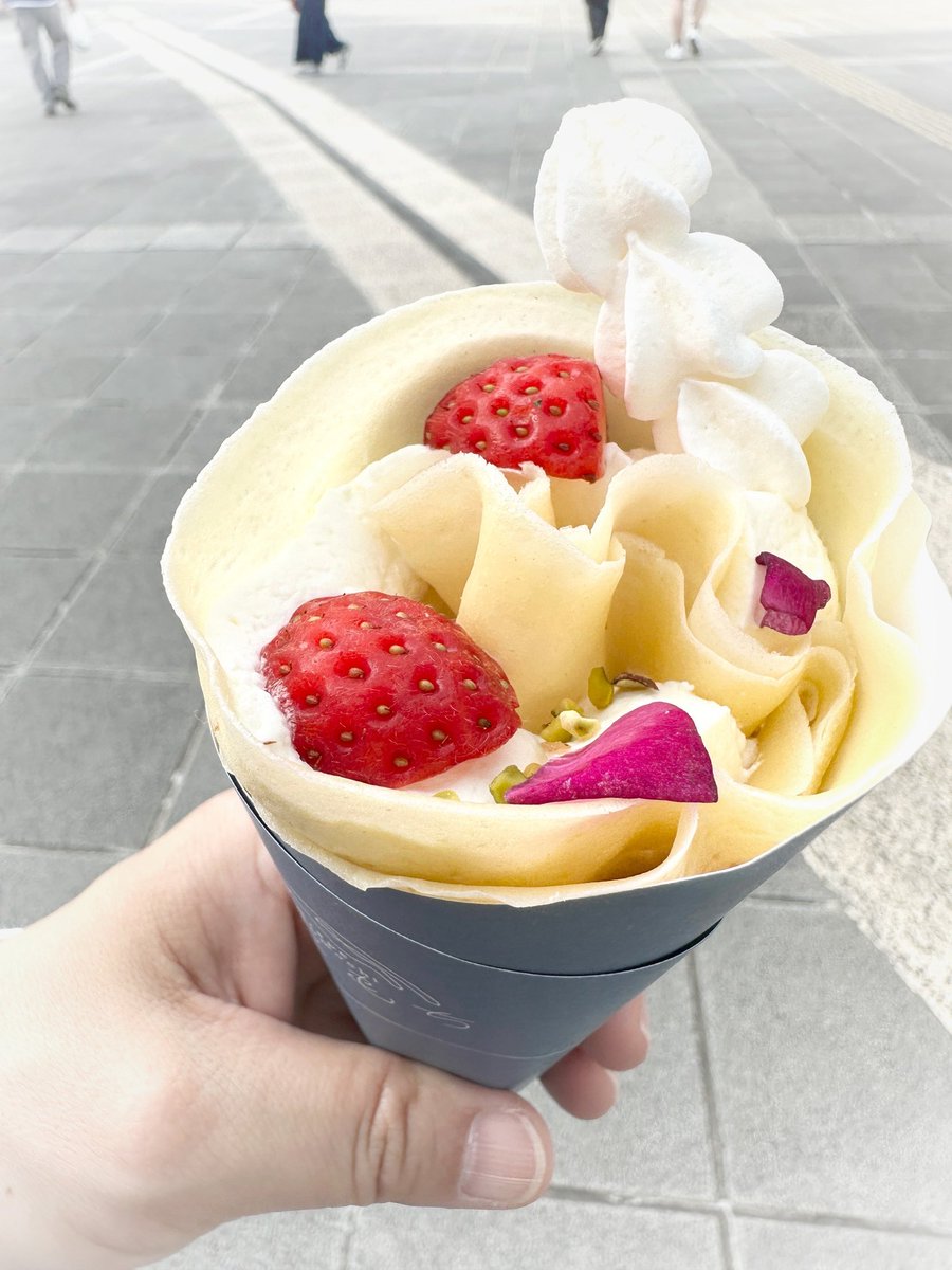 サイズもそんなに大きくなく、生地もきめ細やかななめらかタイプだったので、ご飯系スタグルの前でもペロっと食べられましたー💕
#ねこもち
#マリノススタグル