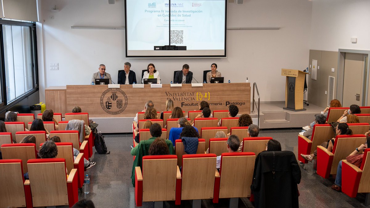 GVAclinic's tweet photo. 🔬👩‍⚕️👨‍⚕️ Éxito de participación en la IV jornada de investigación en cuidados de enfermería @GVAclinic @incliva_iis 

🔗 Lee la noticia aquí y conoce los trabajos premiados https://t.co/TWV4ZbdAUP https://t.co/Rs3Dwm3Ujj