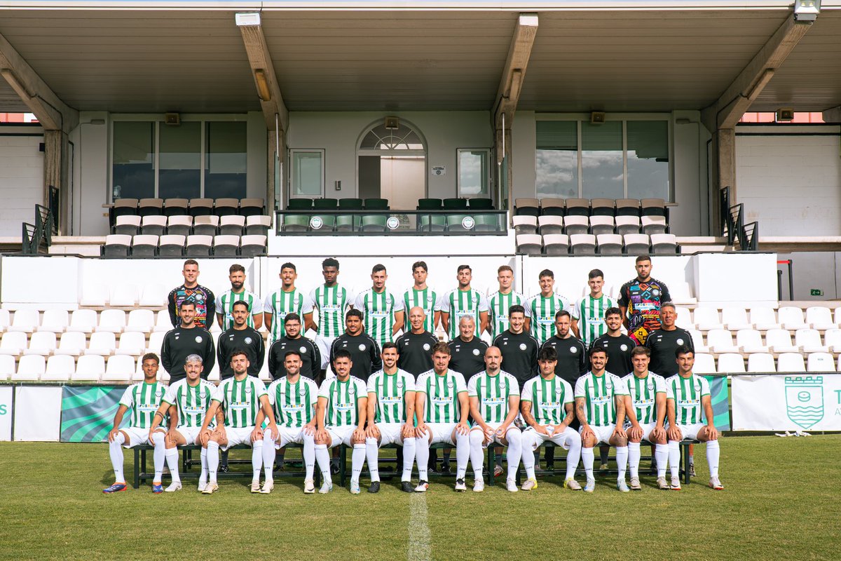 𝐄𝐬𝐭𝐞 𝐞𝐪𝐮𝐢𝐩𝐨 𝐡𝐚 𝐡𝐞𝐜𝐡𝐨 𝐡𝐢𝐬𝐭𝐨𝐫𝐢𝐚.🤩
Juventud Torremolinos CF 2024/25

#JuntosAlPozuelo #FutureIsHere 💚