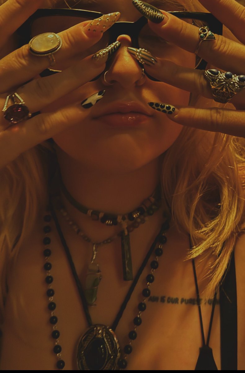 pxptxrts's tweet image. I feel like I could puke my guts up
If they weren’t already on the floor
I feel like i’m loosing a grip on and on