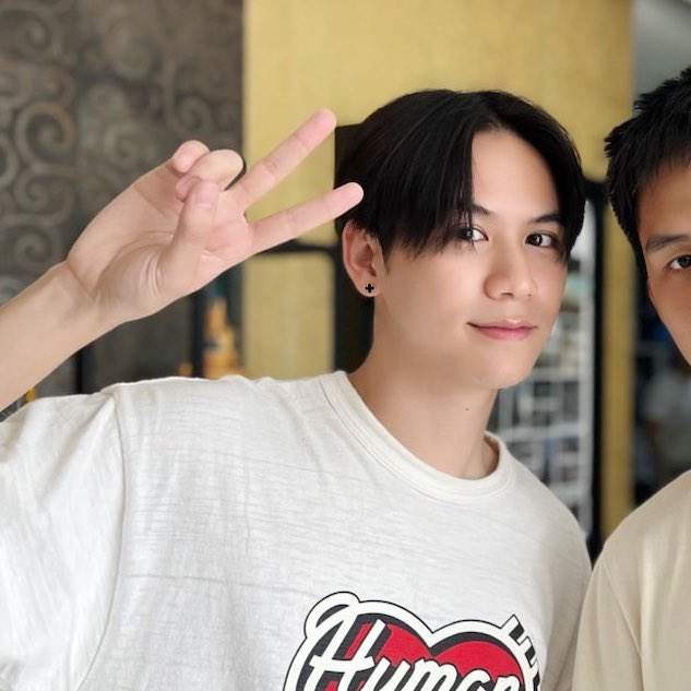૮ เก้อเก้อ ა tweet media